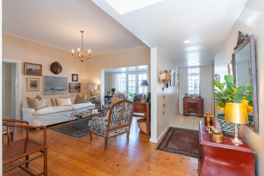 2 Bedroom Property for Sale in Sea Point Western Cape